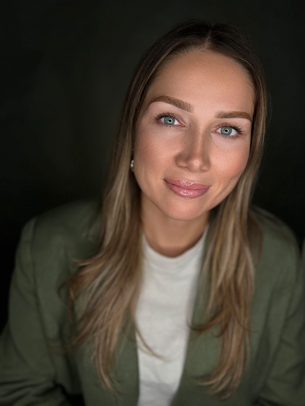 Soft natural brows
